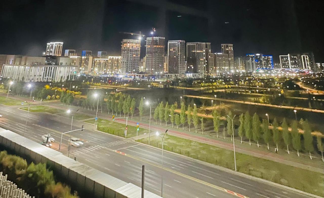 Park Avenue напротив ботанического сада Nur-Sultan (Astana)
